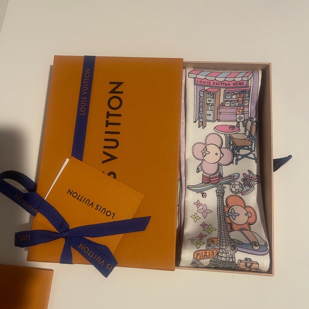 Louis Vuitton Twilly